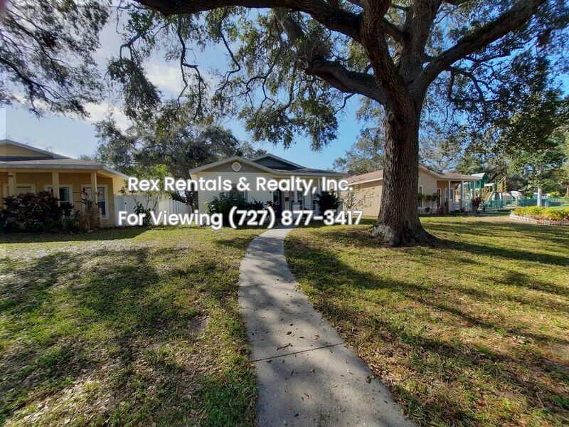 Gorgeous 3/2/1car garage Privacy yard property image