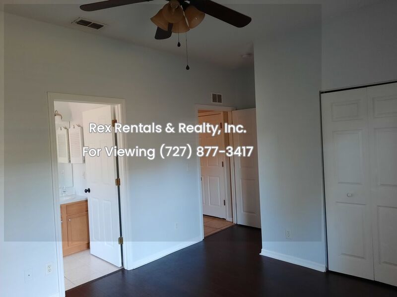 Gorgeous 3/2/1car garage Privacy yard property image