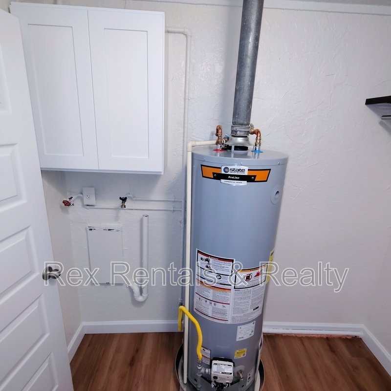 Beautifully Remodeled 2-Bedroom Home with Oversized Garage property image