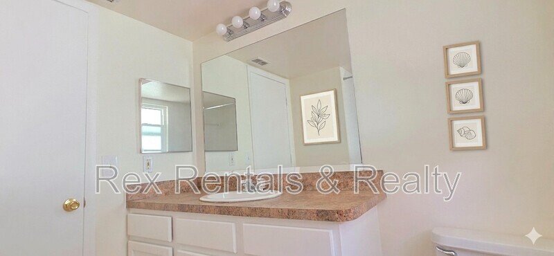 Downtown Gulfport, never flooded, earn a free month's rent property image