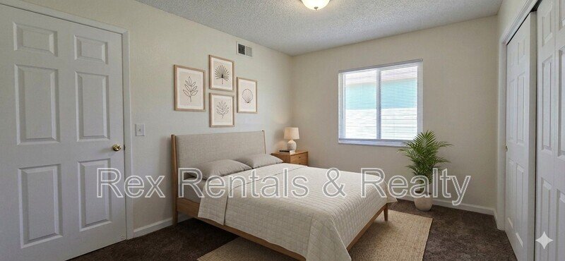 Downtown Gulfport, never flooded, earn a free month's rent property image