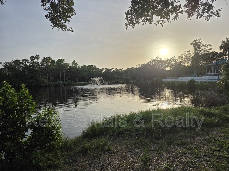 Downtown Gulfport, never flooded, earn a free month's rent property image