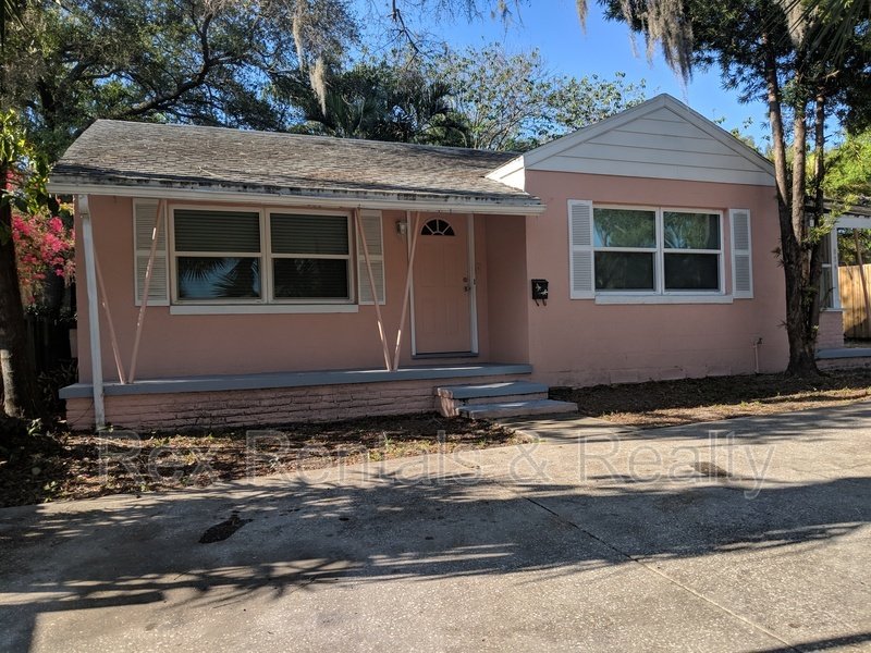 Real Hardwood Floors Frame this 2 br / 1ba property image