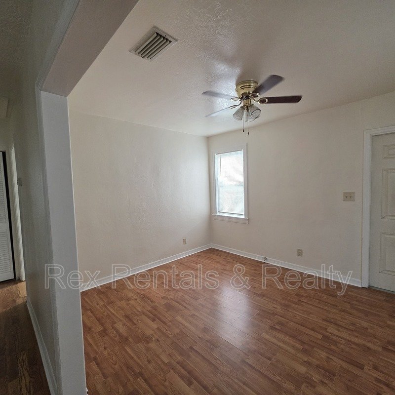 Updated 2 bedroom with large yard property image