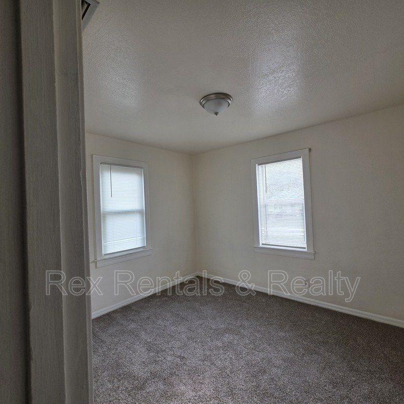 Updated 2 bedroom with large yard property image